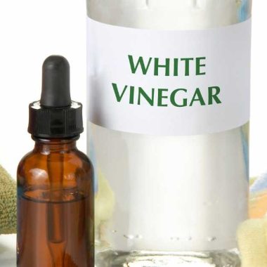 laundry with essential oil and white vinegar