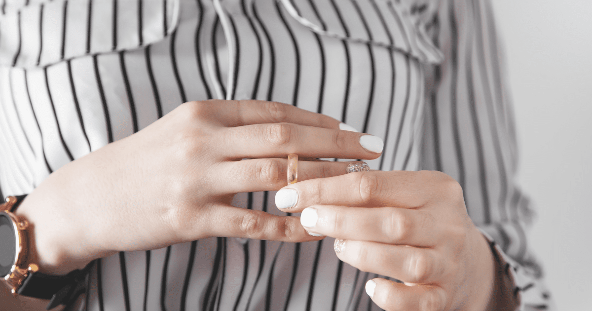 How to remove rings from swollen pregnant fingers.