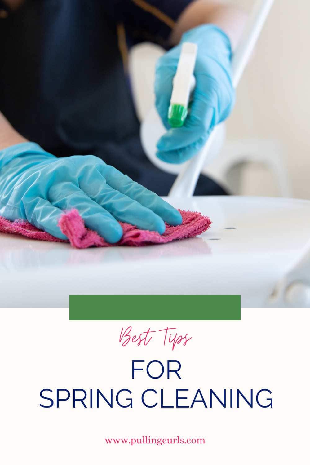 Today I am sharing my 3 best spring cleaning tips, that will hopefully make cleaning up your house a little easier. via @pullingcurls