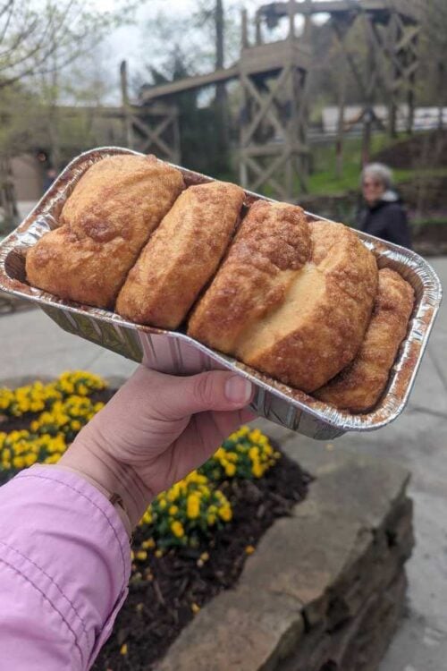 cinnamon bread at Dollywood